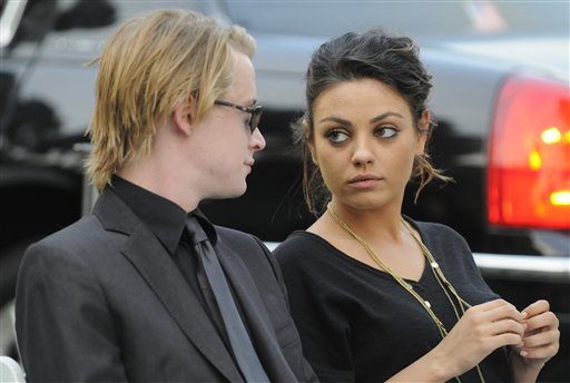 /dateien/62480,1298562883,rVr9Si michael-jackson-funeral-3.9. 0uhr52