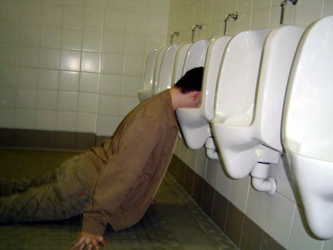 /dateien/70948,1299675647,suffkopp-im-urinal