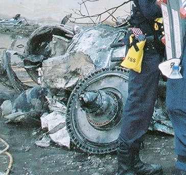 /dateien/gg35068,1189858932,EnginePartAtPentagon