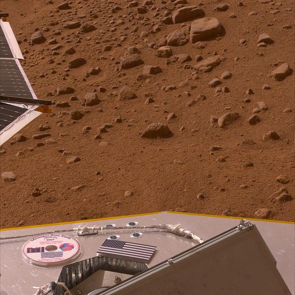 /dateien/gw44666,1211967177,600px-Phoenix mini-DVD on Mars