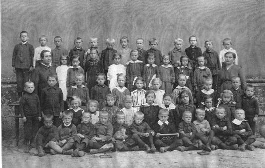 /dateien/mt31345,1266364855,Oma Klassenf. 1920