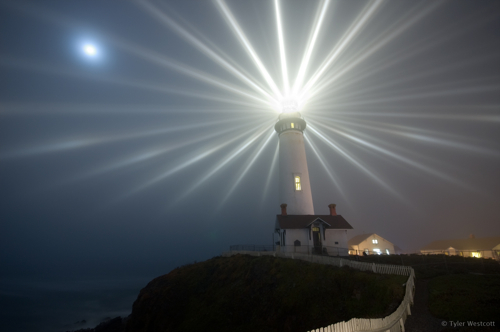 /dateien/uf58596,1260977819, lightouse-long-exposure