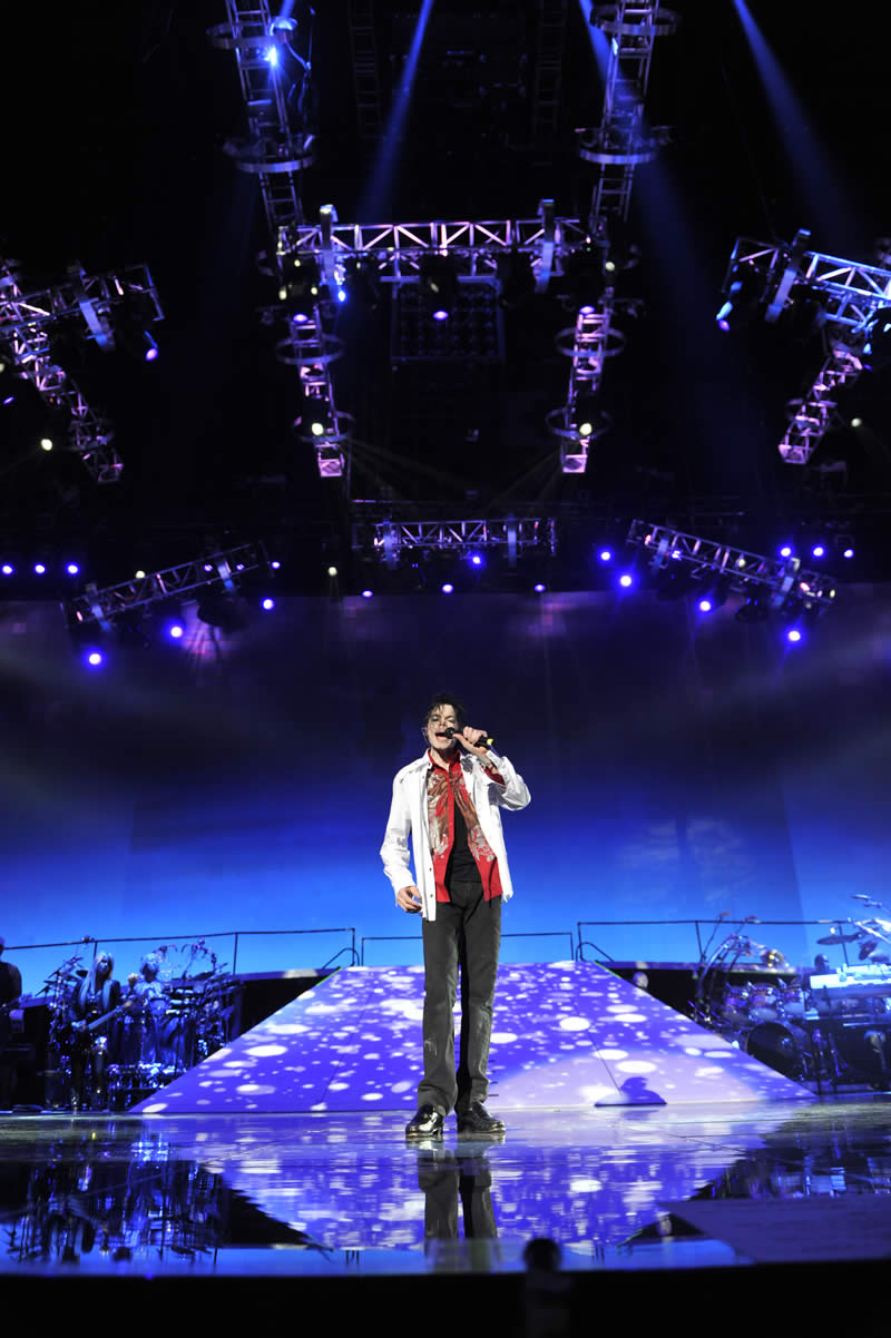 /dateien/ug55144,1255812521,michael jackson (5)