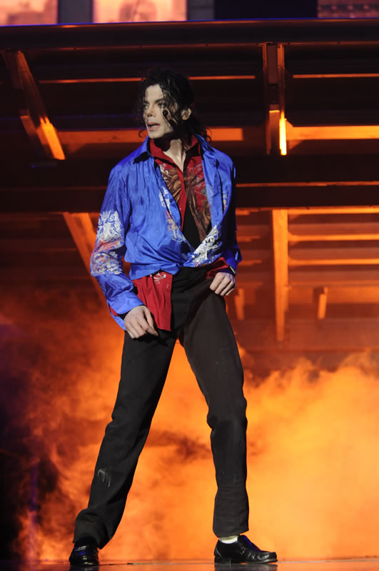 /dateien/ug55144,1255812556,michael jackson (8)