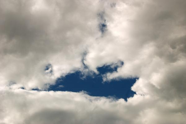 /dateien/uh28902,1156154486,Clouds