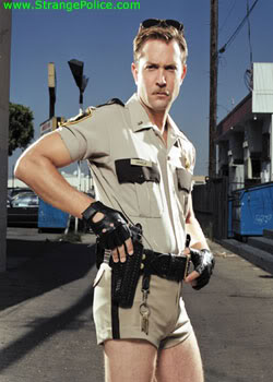 /dateien/uh28902,1159102794,GayCop