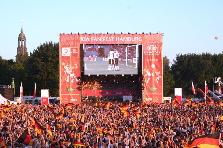 /dateien/uh45894,1276853536,10653 PublicViewing