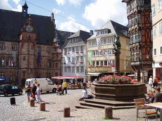/dateien/uh47947,1287258871,marburg-old-town