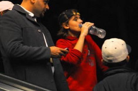/dateien/uh55144,1256226546,prince-drinking-waterrr-prince-michael-jackson-8722621-470-312