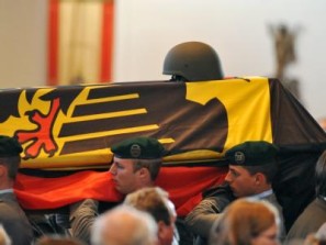 /dateien/uh63381,1276508502,Trauerfeier 207957d