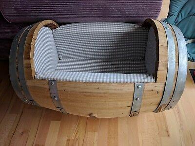 Babybett-Fass-Sehr-Besonders-Ausgefallen