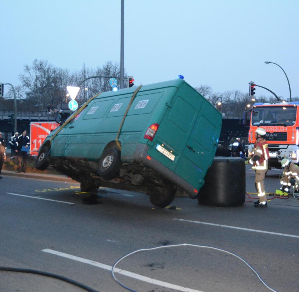 Unfall-Gefangenentransport