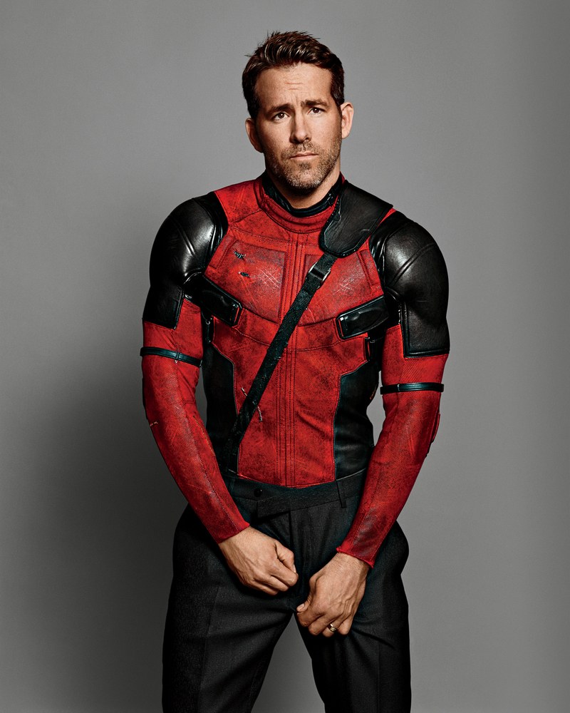 1216-GQ-FERR03-01-Ryan-Reynolds-Deadpool