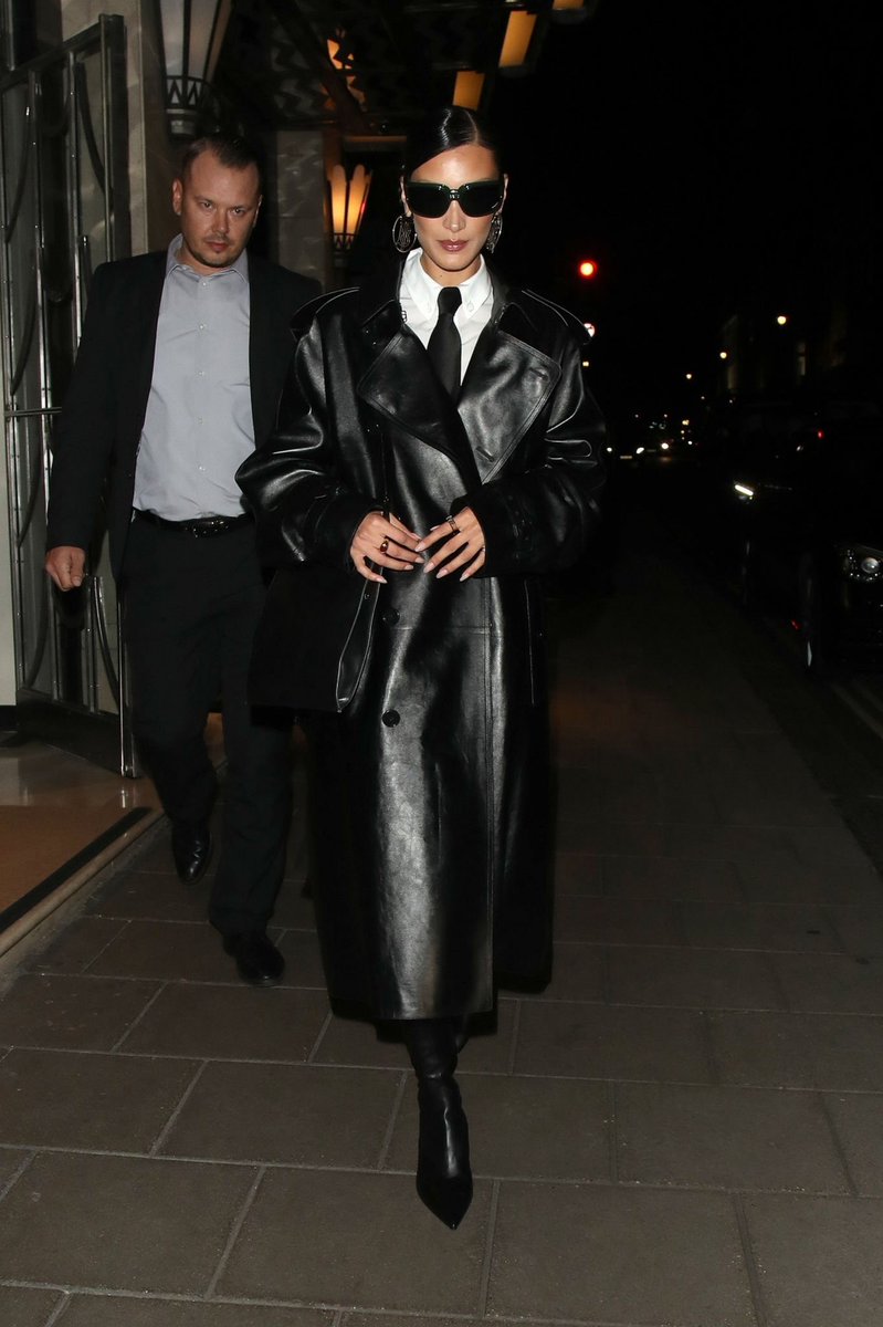 Burberry afshpart Bella Hadid - Copy