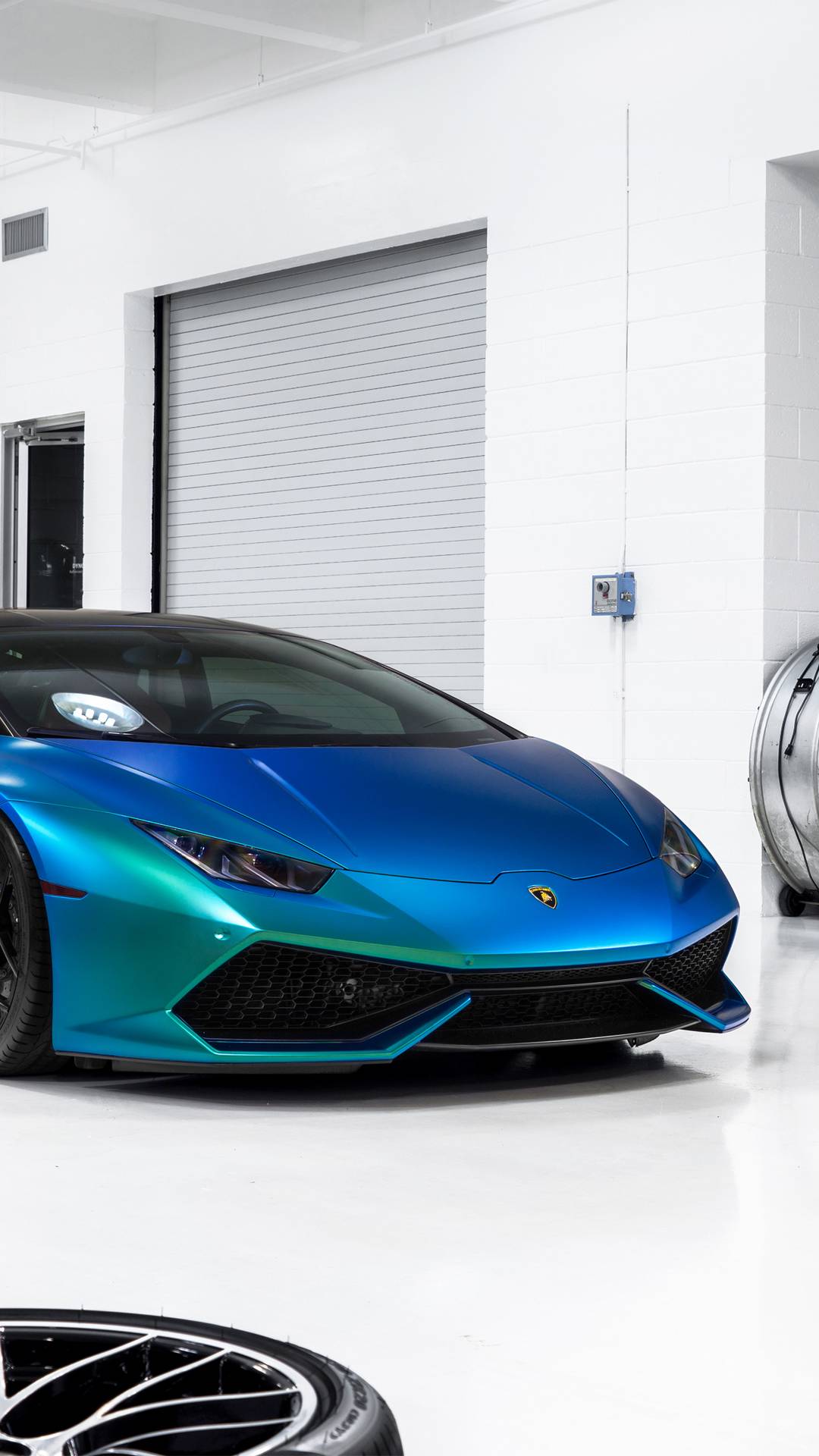 Lamborghini-f6ccd76a-6ede-4c51-afaf-7303