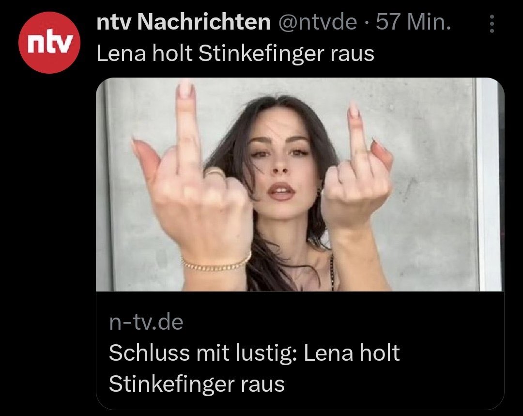 Lena Stinkefinger raus - Copy