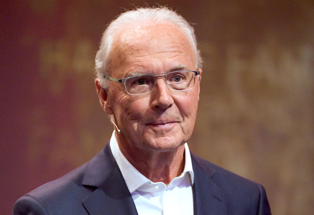 32077186-beckenbauer-lobt-bayern-fussbal