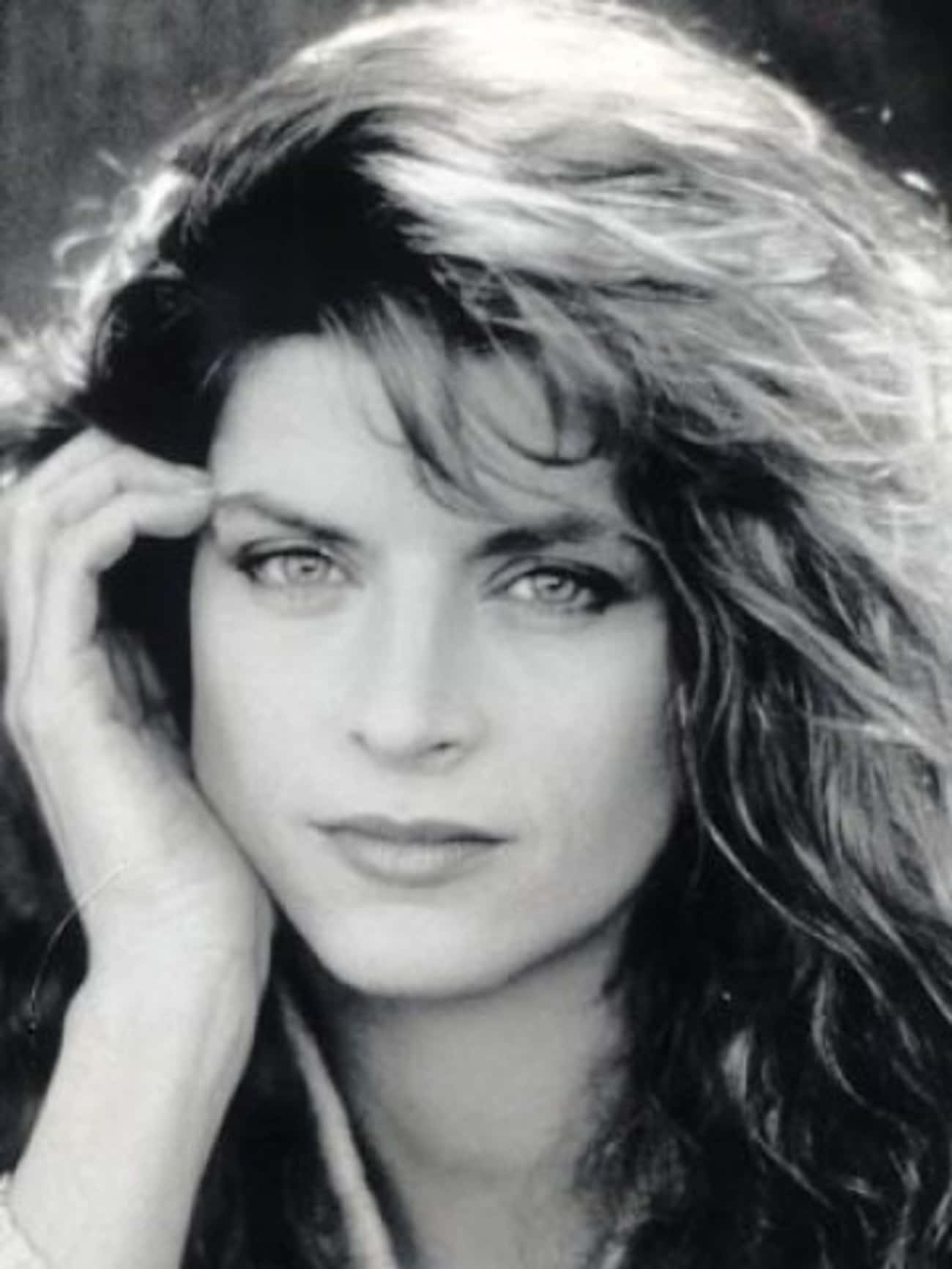 young-kirstie-alley-closeup-head-shot-ph