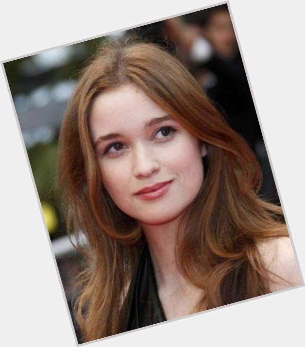 Alice-Englert-dating-2