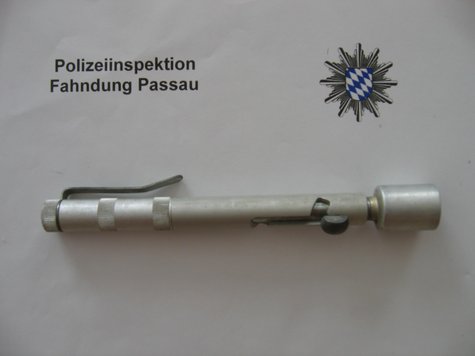 739929957 schusswaffe.9