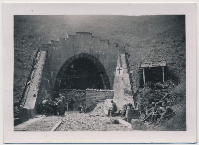 817bahn-tunnel1-1940akl-768x559