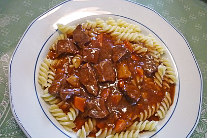782615-420x280-fix-gulasch-nach-oma-magd