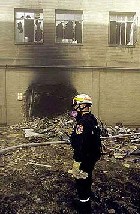 pentagon-loch-feuerwehrmann