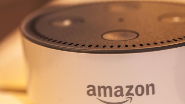 eine-echo-dot-lautsprecher-mit-alexa-spr