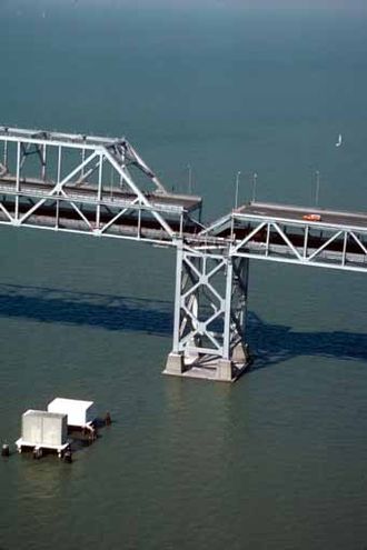 330px-Bay Bridge collapse