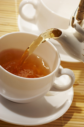 Tee-kanne-mit-Tasse