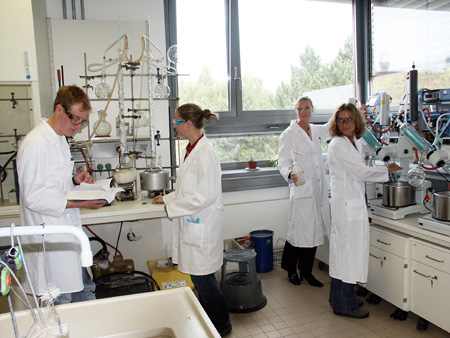 h6nqUE Bio-Chemie  Labor 2 