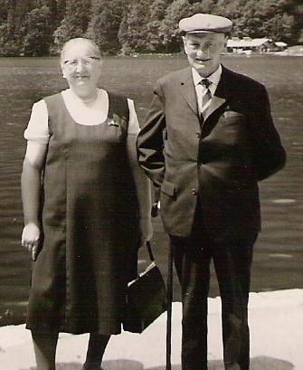 Opa Schmidt Christine altes Ehepaar