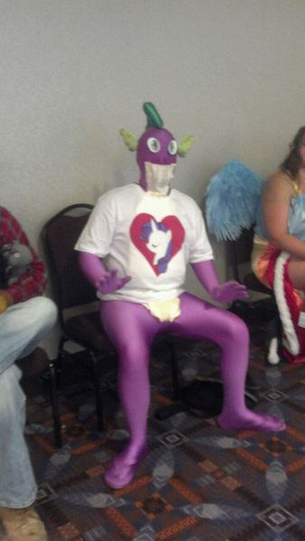338px SpikeCosplayer
