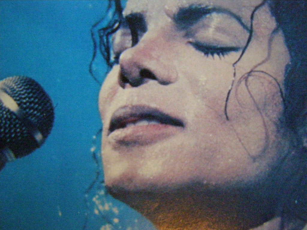 MICHAEL-michael-jackson-13549865-1024-76