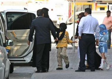 5JtAnP bahrain jackson 2 veil