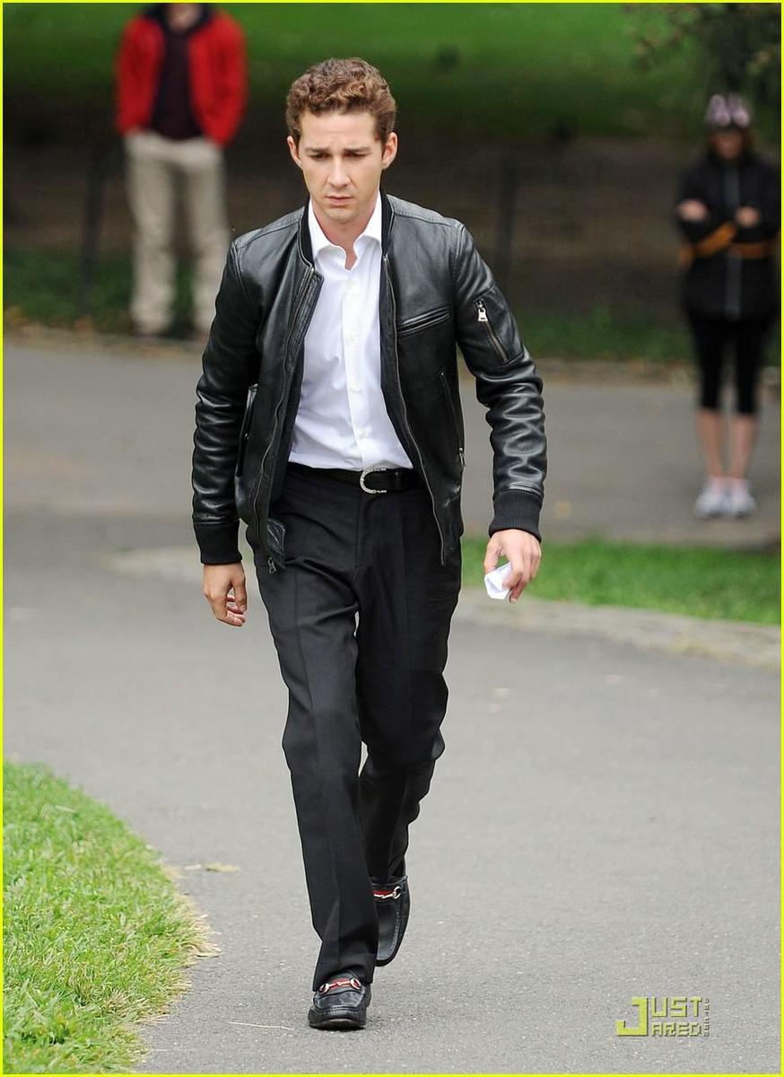 /dateien/np66944,1288872055,shia-labeouf-wall-street-watchful-10