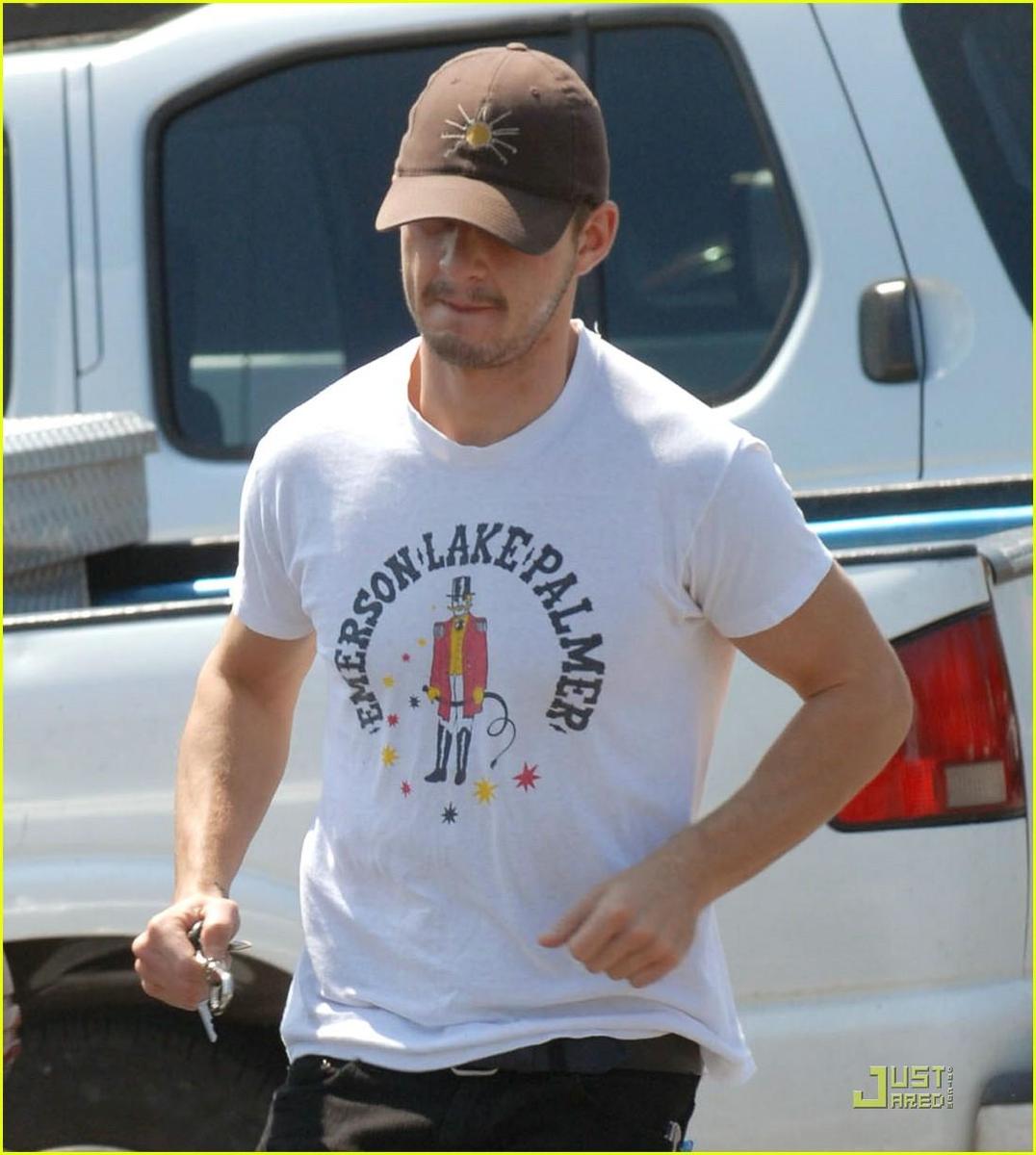 /dateien/np66944,1289590349,shia-labeouf-robeks-run-03