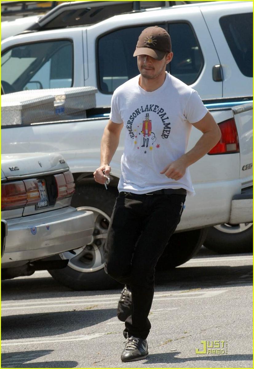/dateien/np66944,1289590985,shia-labeouf-robeks-run-09