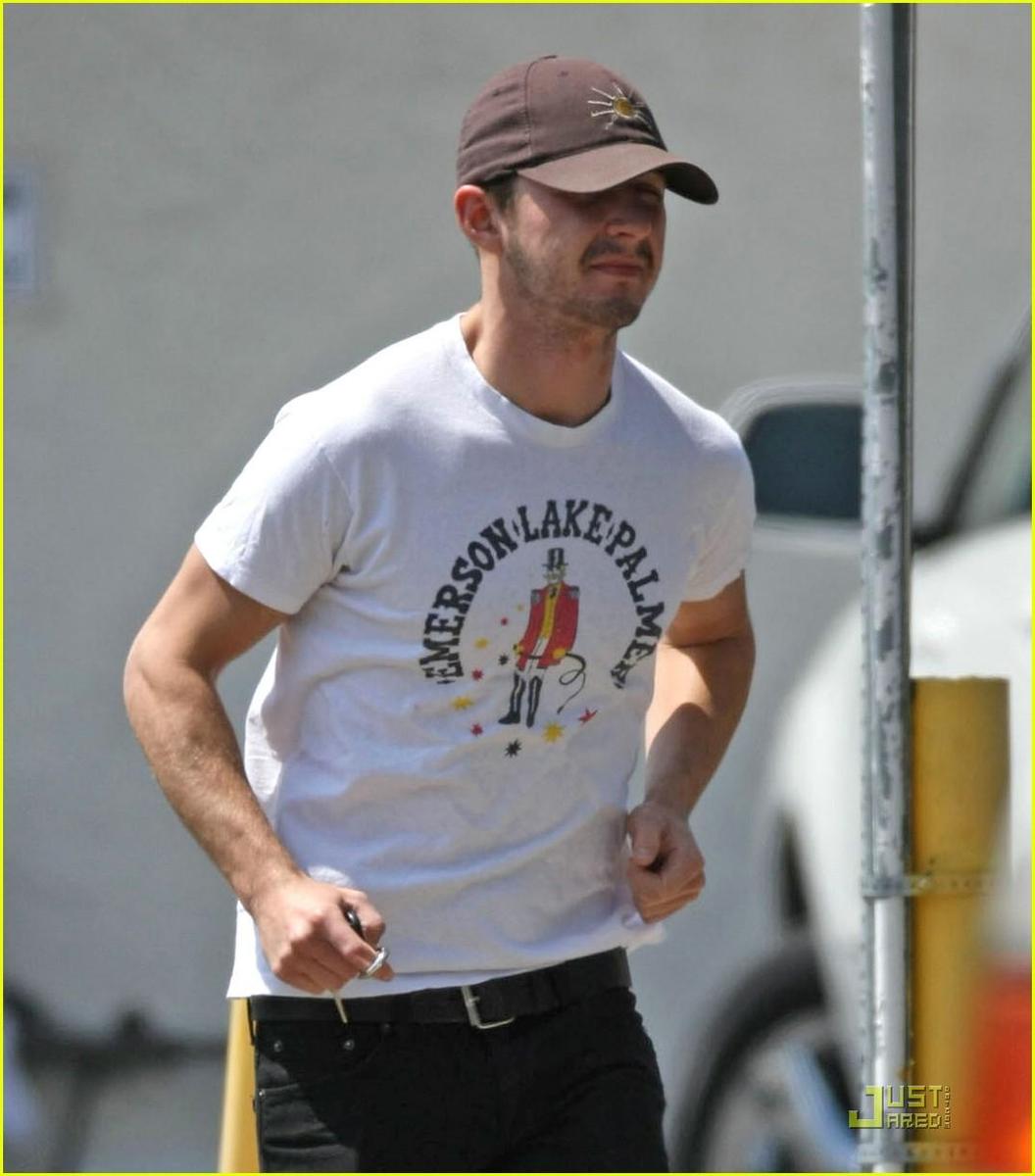 /dateien/np66944,1289590985,shia-labeouf-robeks-run-10