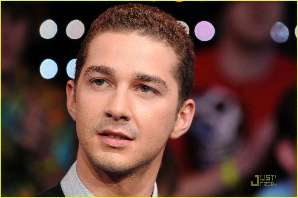 /dateien/np66944,1289592263,shia-labeouf-harrison-ford-laughing-09