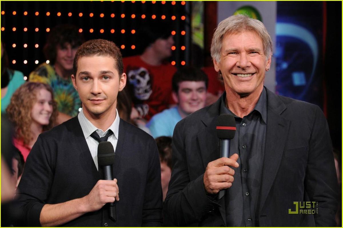 /dateien/np66944,1289592263,shia-labeouf-harrison-ford-laughing-10