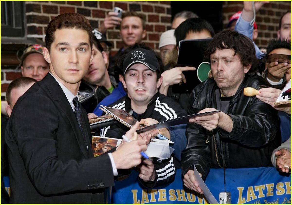 /dateien/np66944,1289592968,shia-labeouf-letterman-late-show-04