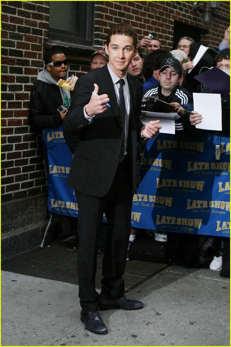 /dateien/np66944,1289592968,shia-labeouf-letterman-late-show-05