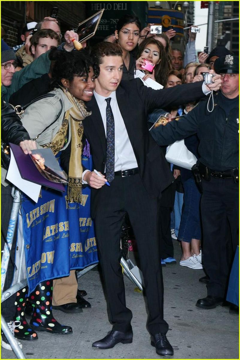 /dateien/np66944,1289592968,shia-labeouf-letterman-late-show-06
