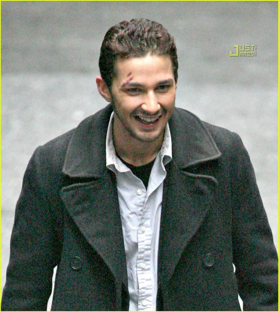 /dateien/np66944,1289665955,shia-labeouf-shotgun-04