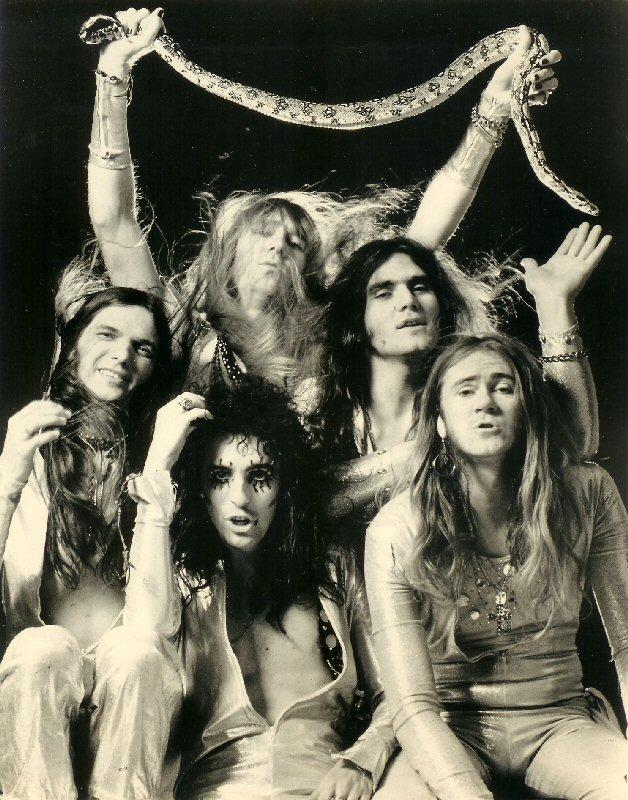 /dateien/uh58531,1272838598,alice cooper 13med