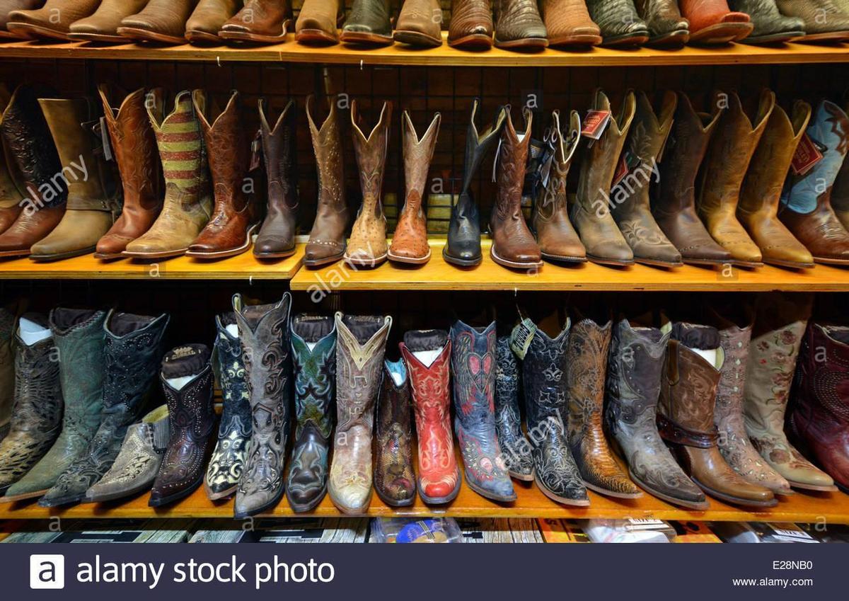 viele-arten-der-cowboy-stiefel-zu-verkau