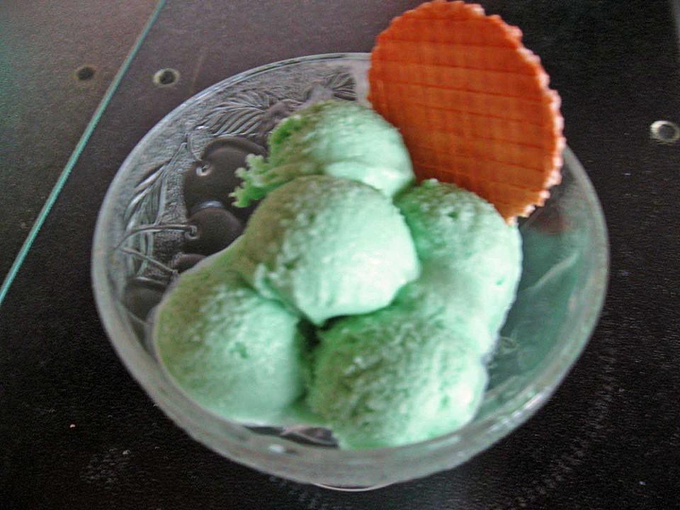 686111-960x720-cremiges-waldmeistereis