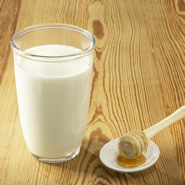 Heisse-Milch-mit-Honig-q