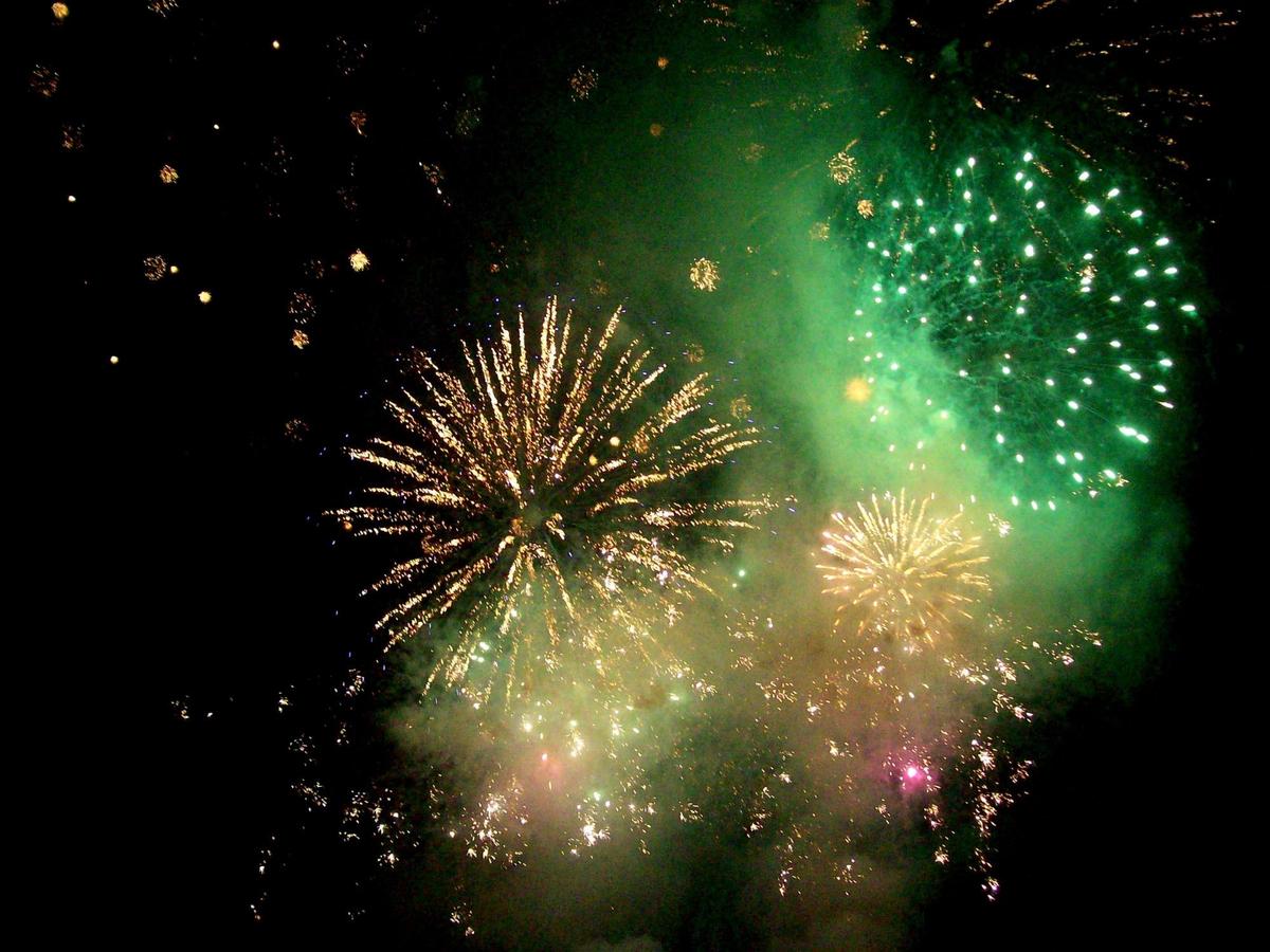 ff0a46 Feuerwerk